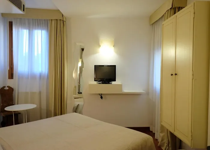 Ai Do Mori Hotel Venice