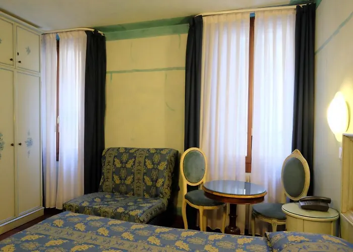 オテル アイ ドー モリ * ヴェネツィア